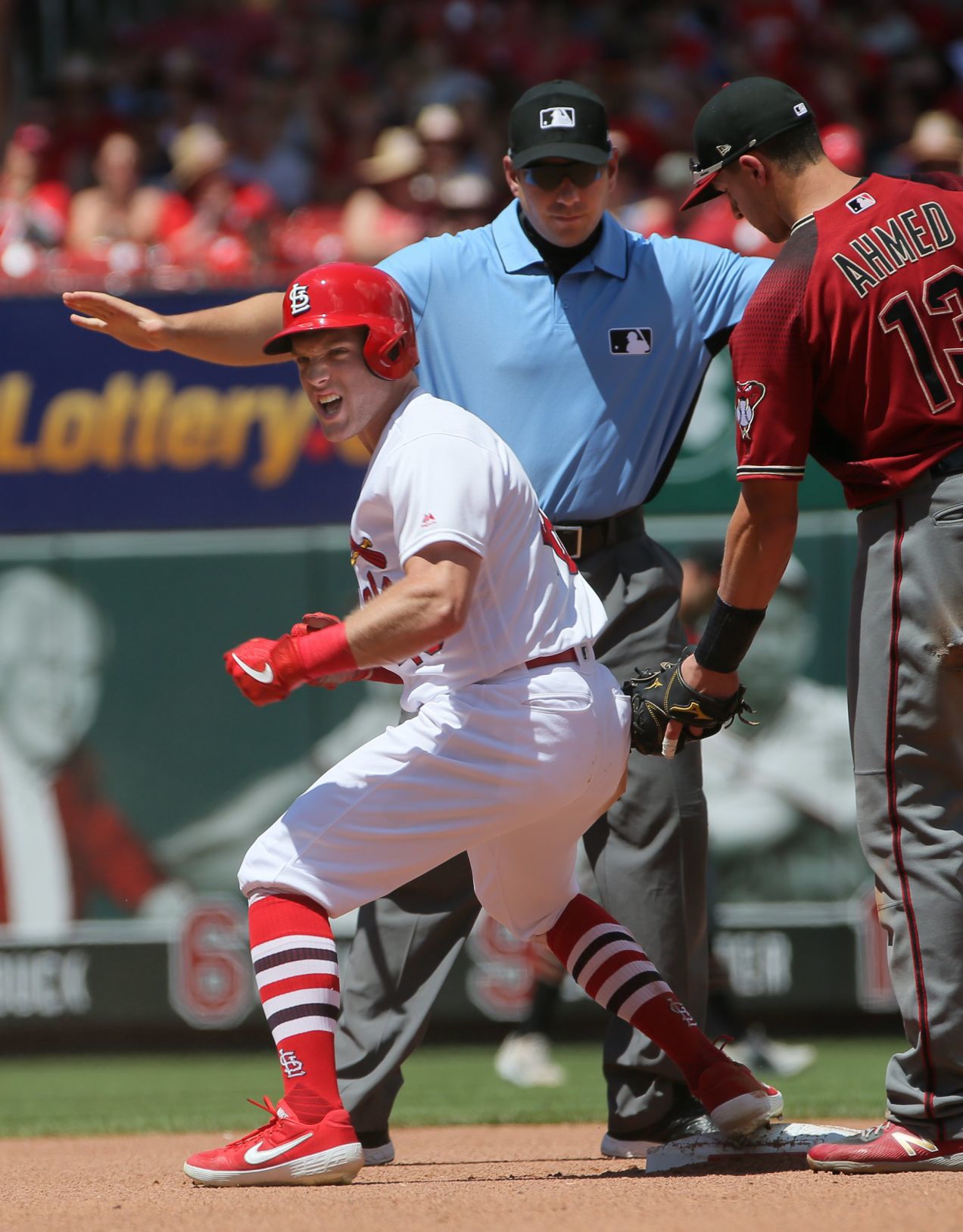 Cards rattle the Diamondbacks 5-2